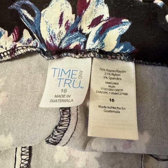 Time and Tru Women’s Pants with Black Blue, and purple Floral Pattern - Picture 3 of 3